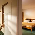 Hotel Dorint Am Goethepark 4*