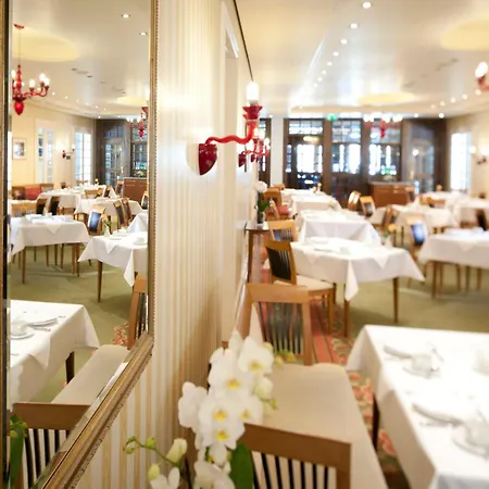 Hotel Dorint Am Goethepark 4*