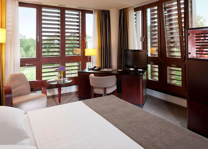 Hotel Dorint Am Goethepark 4*