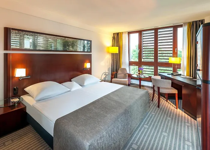 Dorint Am Goethepark Otel